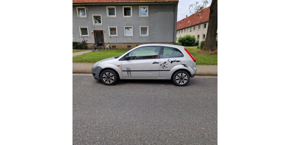Ford Fiesta 224.582 km 950 &euro; Salzgitter-bad 38259
