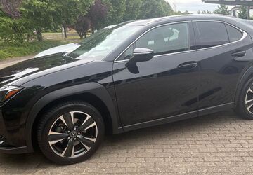 Lexus UX 43.951 km 32.980 &euro; Braunschweig 38114