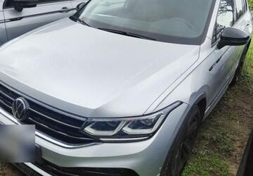 VW Tiguan 64.451 km 29.990 &euro; Braunschweig 38122