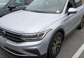 VW Tiguan 71.162 km 21.990 &euro; Braunschweig 38122