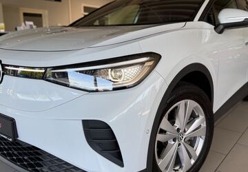 VW ID.4 13.500 km 38.490 &euro; Braunschweig 38114