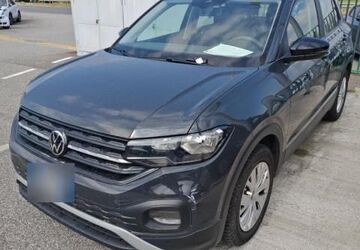 VW T-Cross 143.947 km 12.990 &euro; Braunschweig 38122