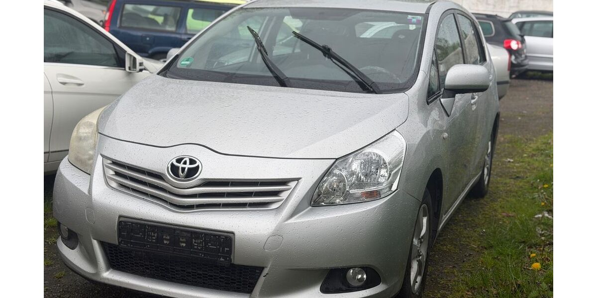 Toyota Verso 438.500 km 2.490 &euro; Salzgitter 38229