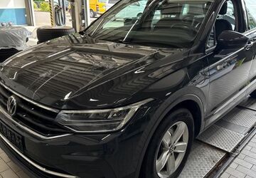 VW Tiguan 150.828 km 18.990 &euro; Braunschweig 38122