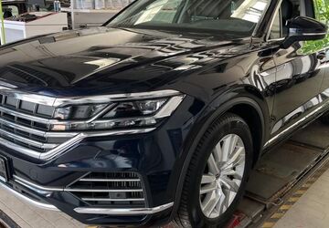 VW Touareg 121.232 km 34.990 &euro; Braunschweig 38122