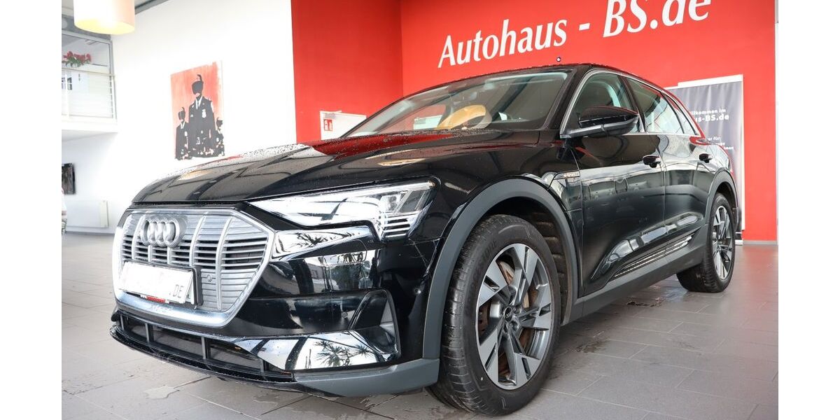Audi e-tron 39.956 km 29.900 &euro; Braunschweig 38116