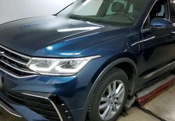 VW Tiguan 104.446 km 26.990 &euro; Braunschweig 38122