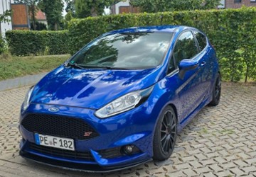 Ford Fiesta 183.000 km 6.900 &euro; Peine 31224