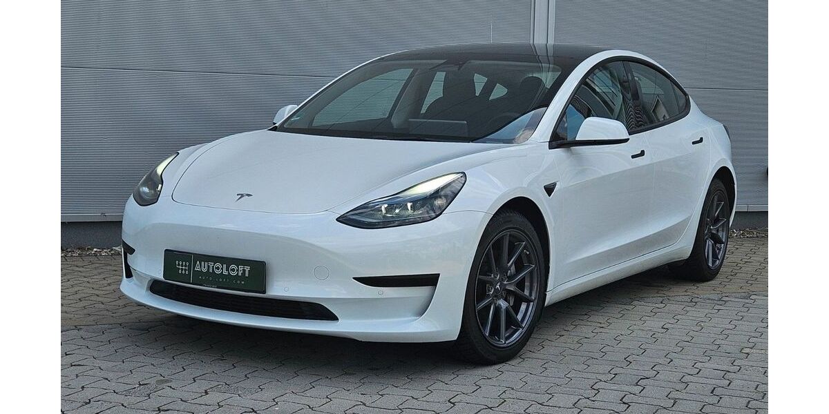 Tesla Model 3 106.589 km 24.440 &euro; Braunschweig 38112
